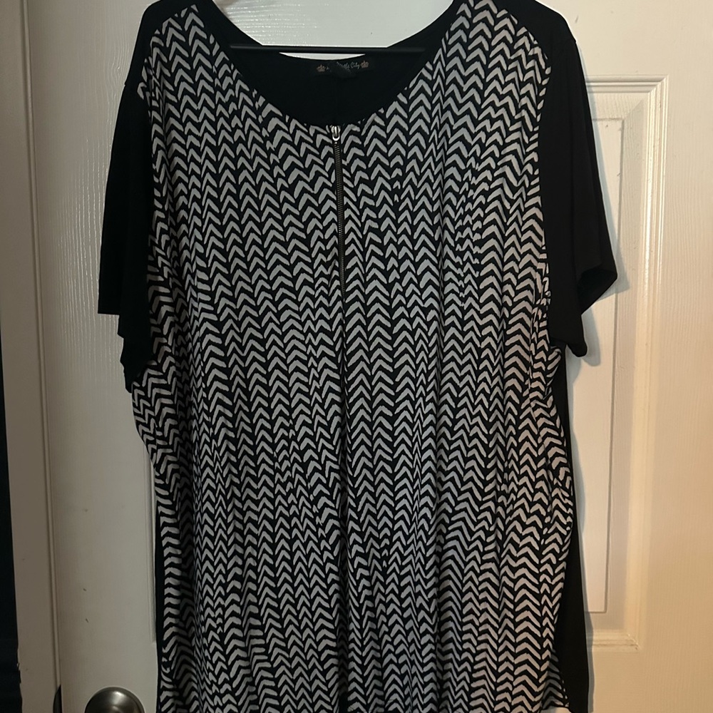 Suzie In The City Black and White Zigzag Blouse